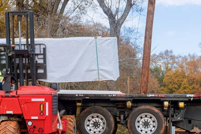 forklifts-are-used-to-unload